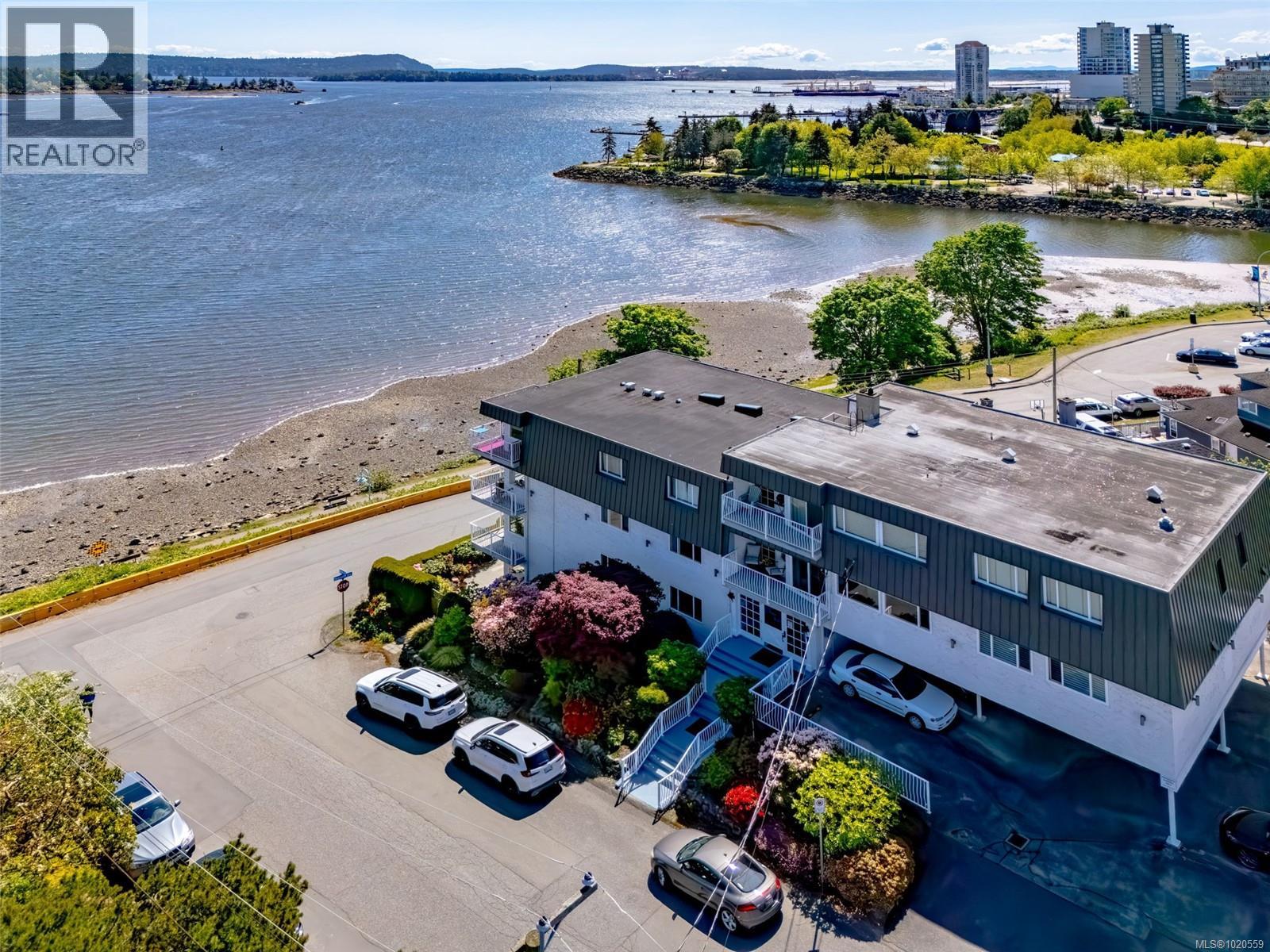 402 55 Dawes St, Nanaimo