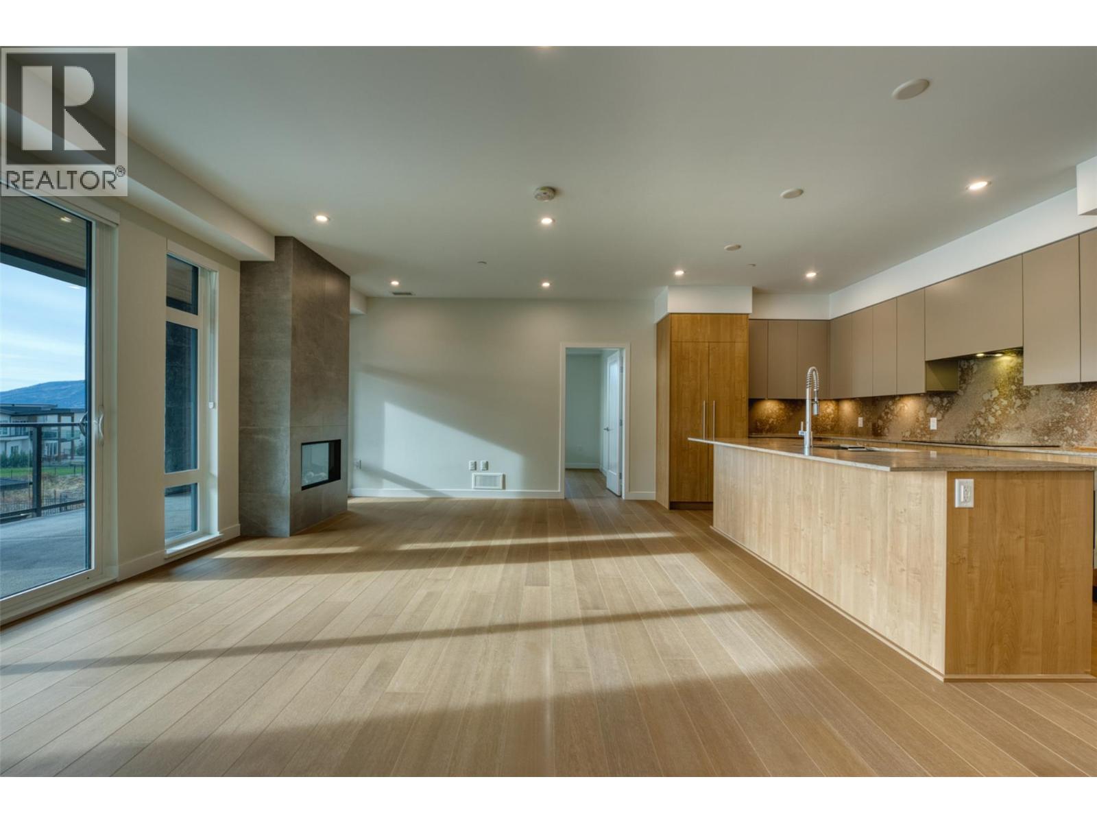 205 9652 Benchland Drive, Lake Country