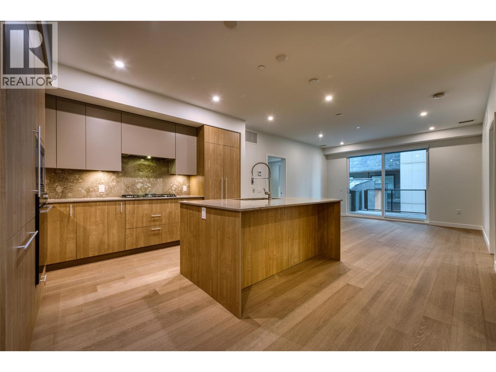 201 9654 Benchland Drive, Lake Country