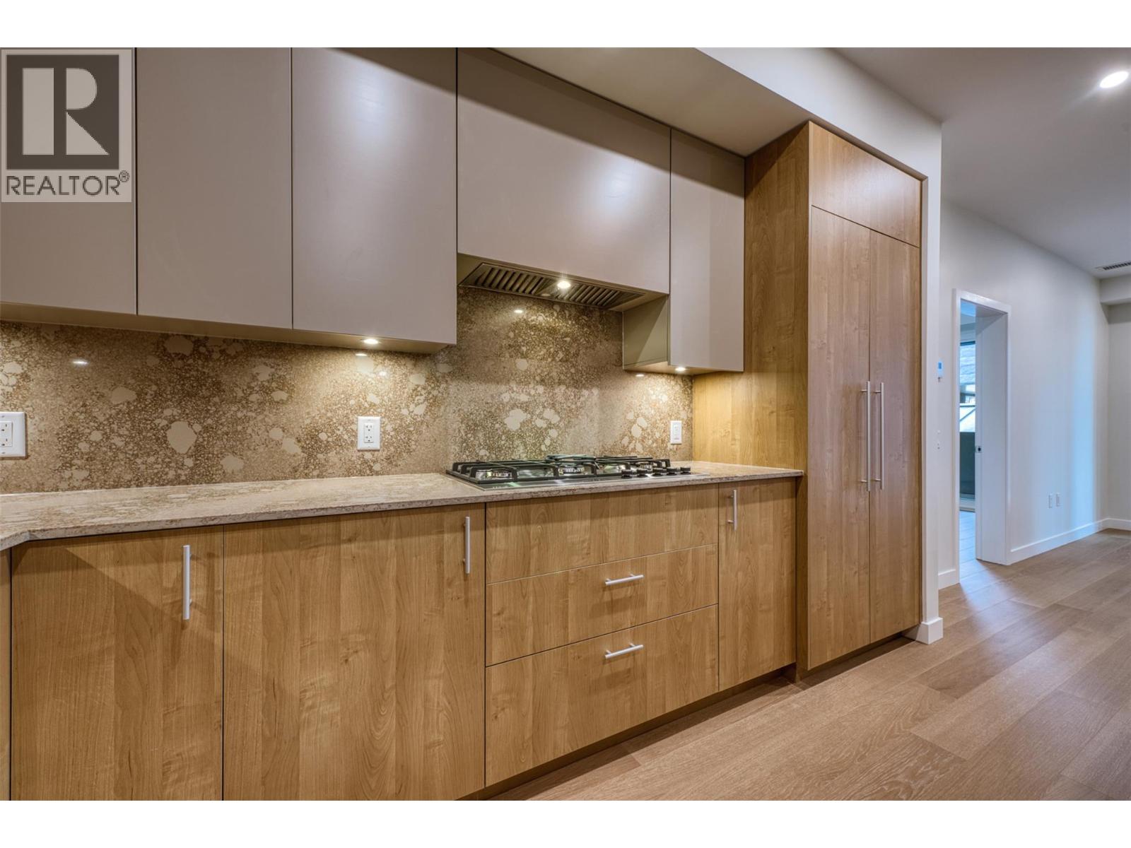 201 9654 Benchland Drive, Lake Country