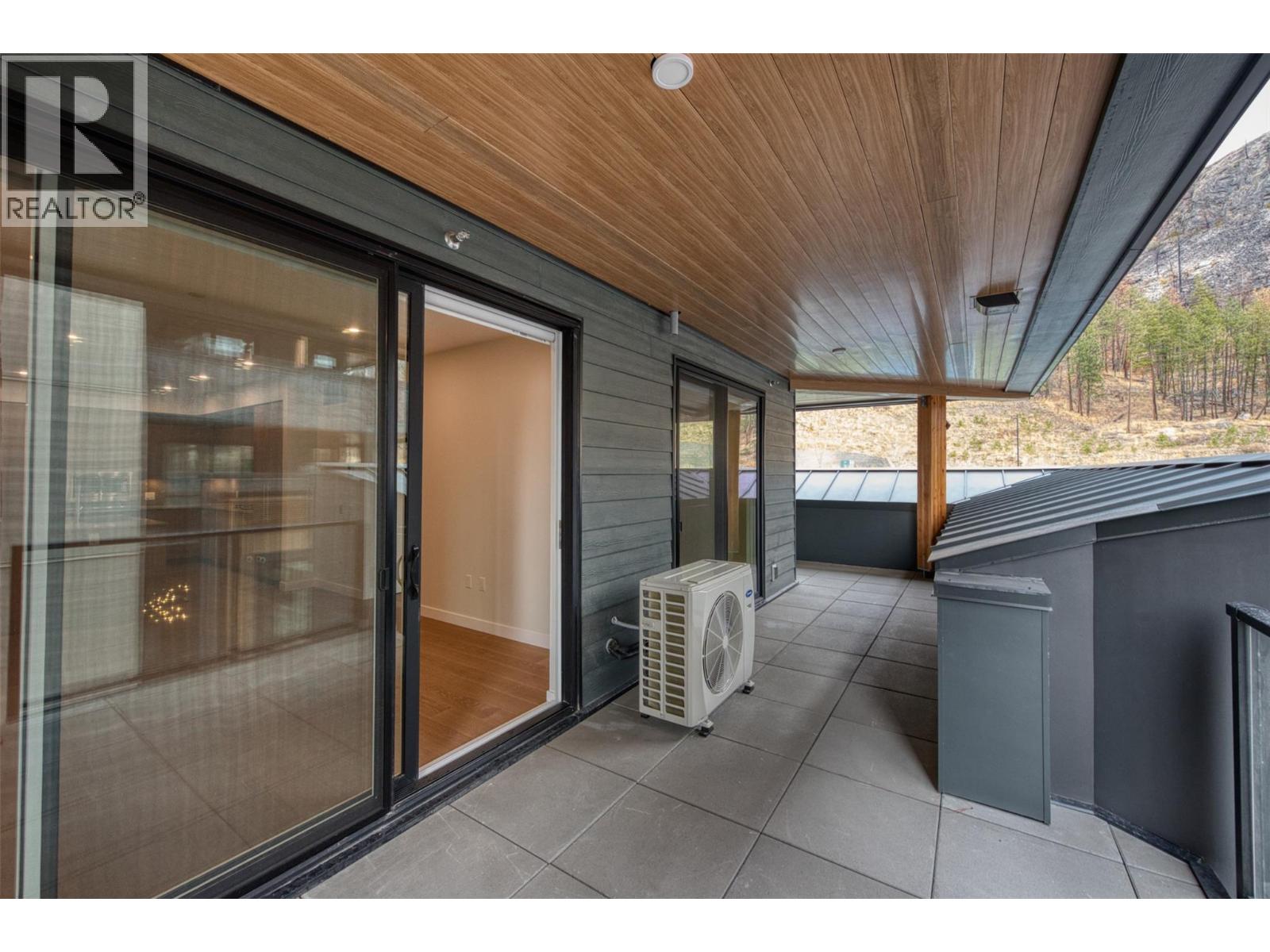 201 9654 Benchland Drive, Lake Country