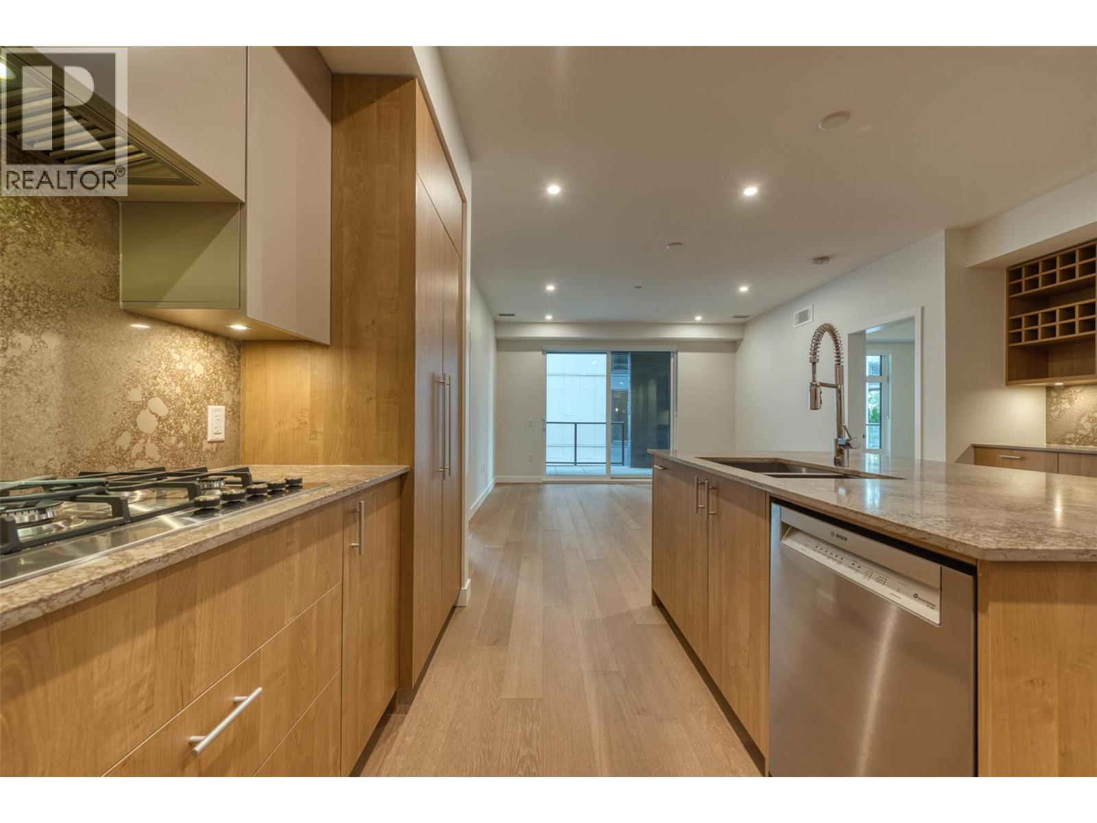 201 9654 Benchland Drive, Lake Country