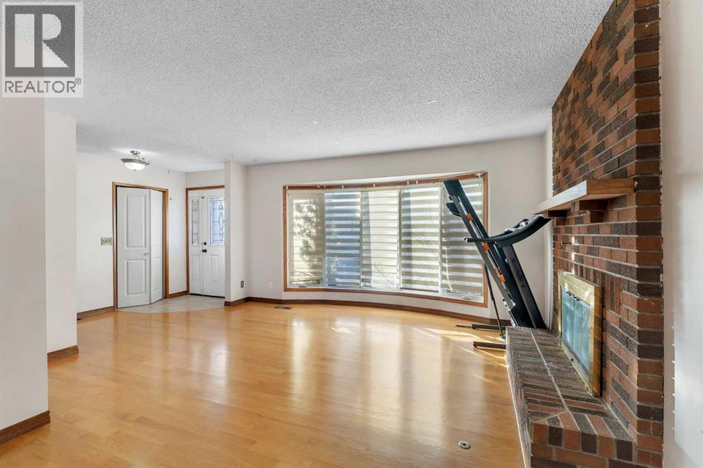 Single Family House Bungalow for Sale in  Templehill Crescent NE Temple Calgary 