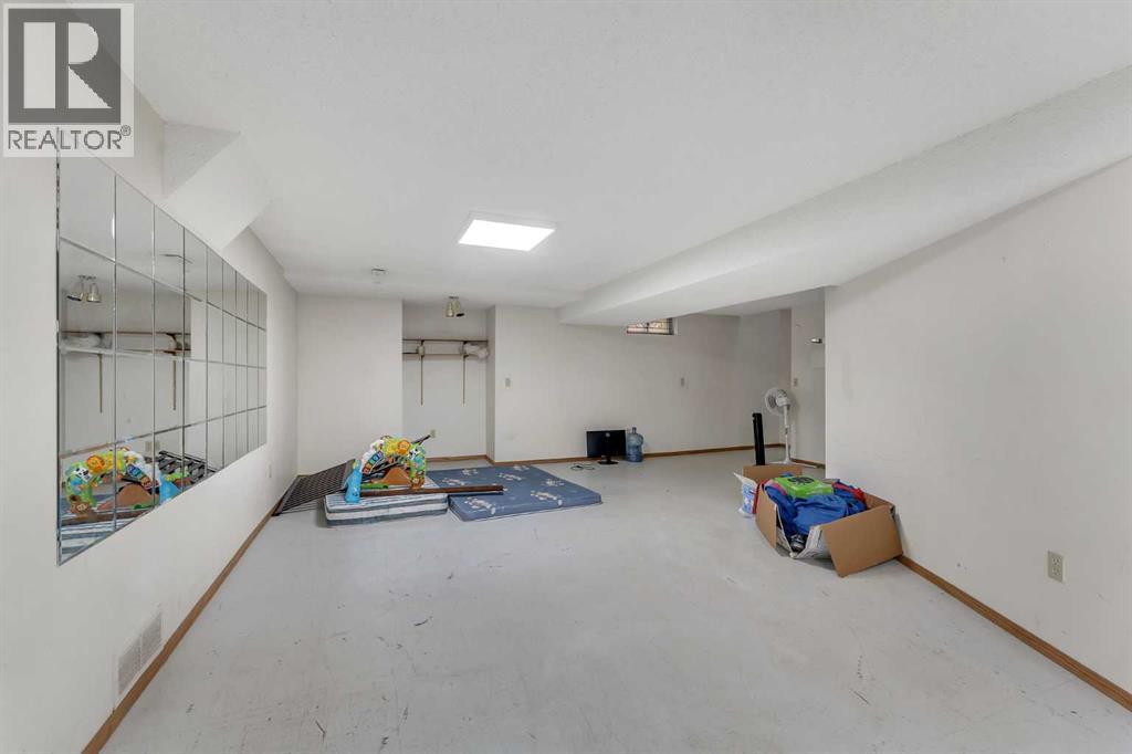 Single Family House Bungalow for Sale in  Templehill Crescent NE Temple Calgary 