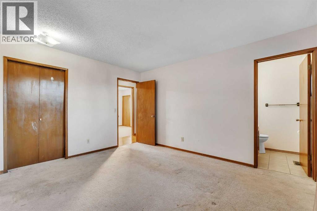 Single Family House Bungalow for Sale in  Templehill Crescent NE Temple Calgary 