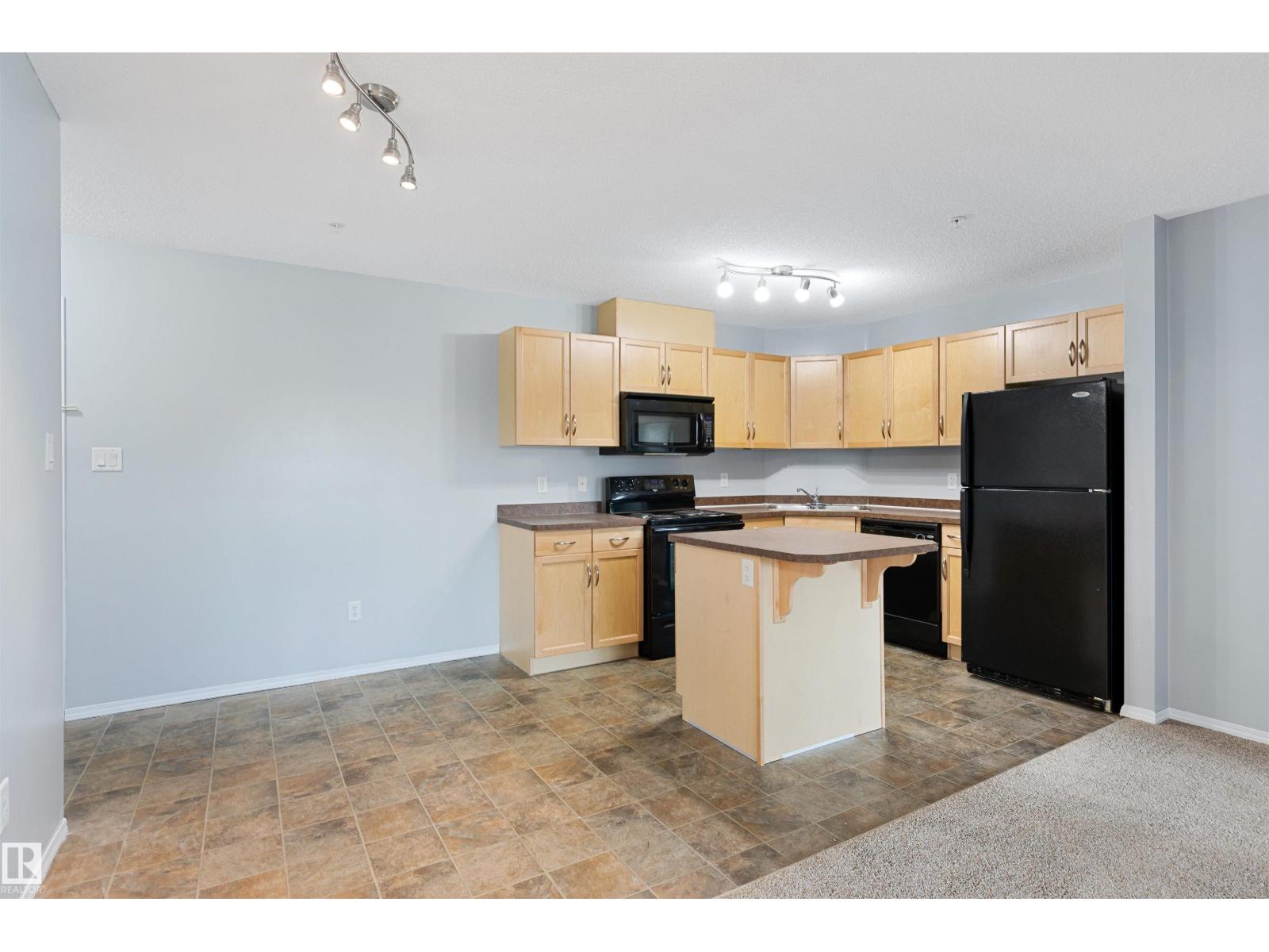 #111 5951 165 AV NW, Edmonton