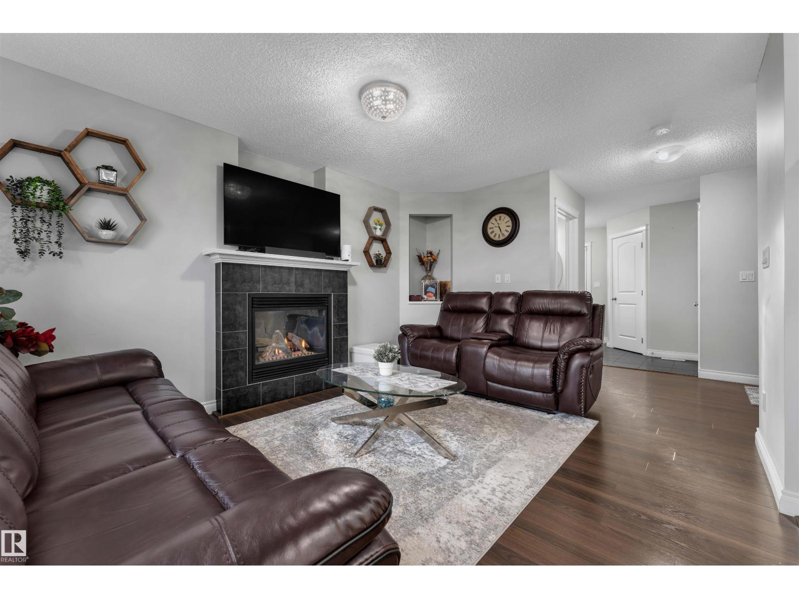 5508 14 AV SW, Edmonton