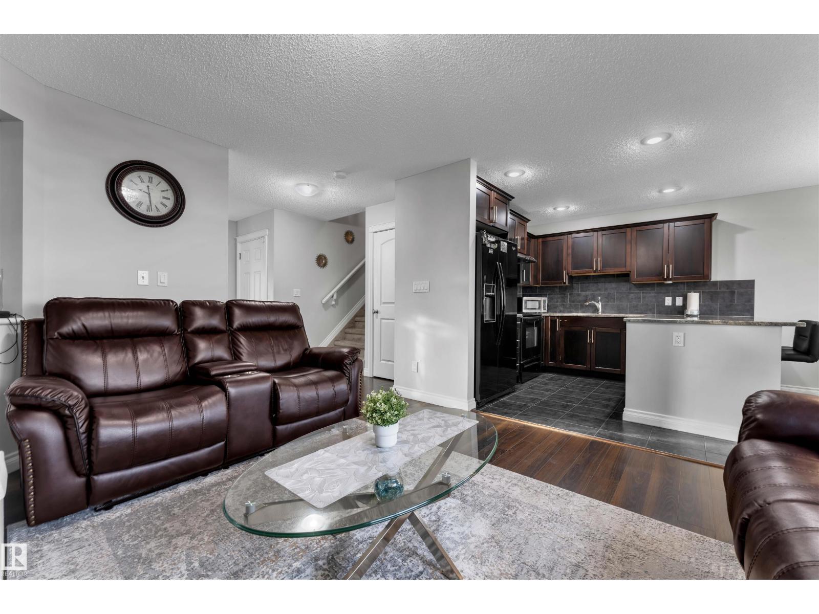 5508 14 AV SW, Edmonton