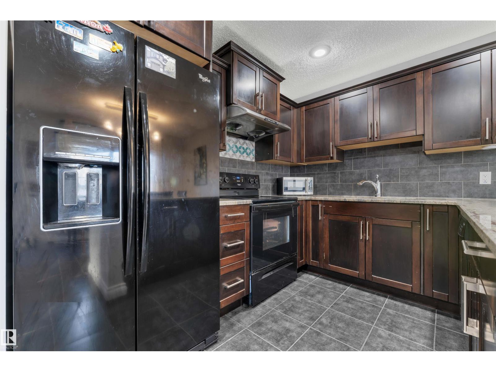 5508 14 AV SW, Edmonton