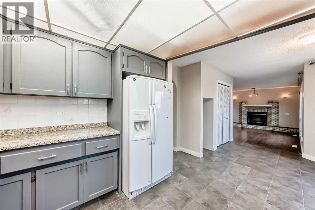 Single Family House for Sale in  Signal Hill Drive SW Signal Hill Calgary 