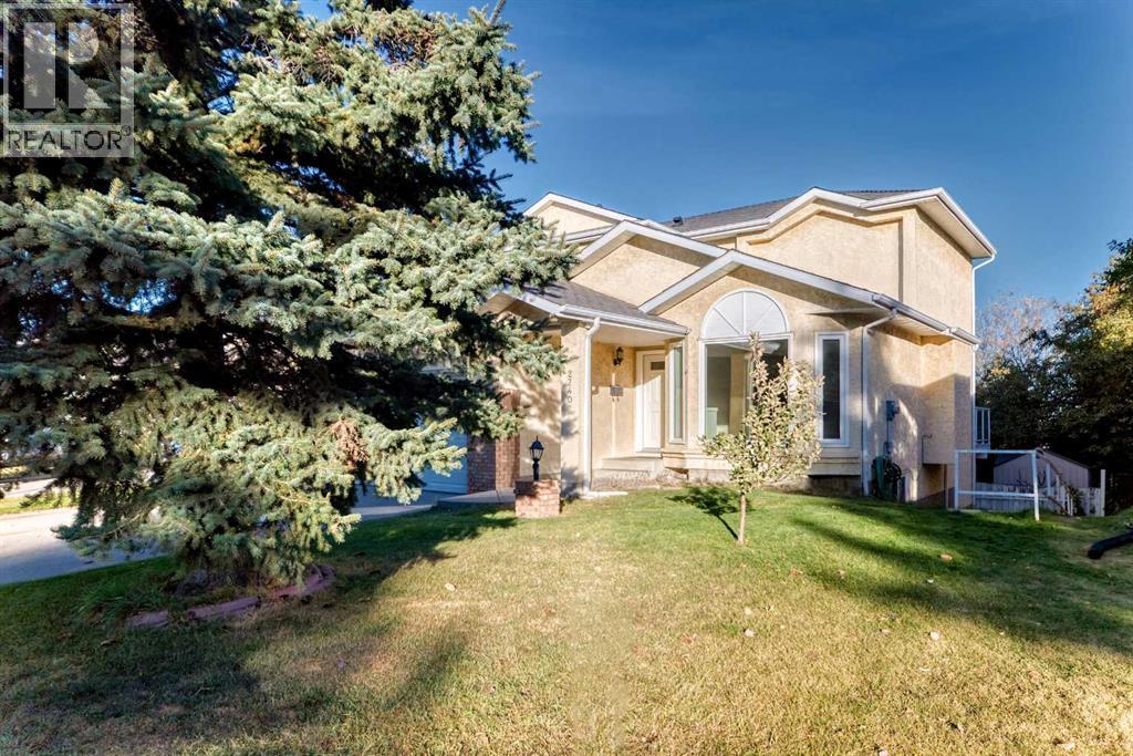 Single Family House for Sale in  Signal Hill Drive SW Signal Hill Calgary 