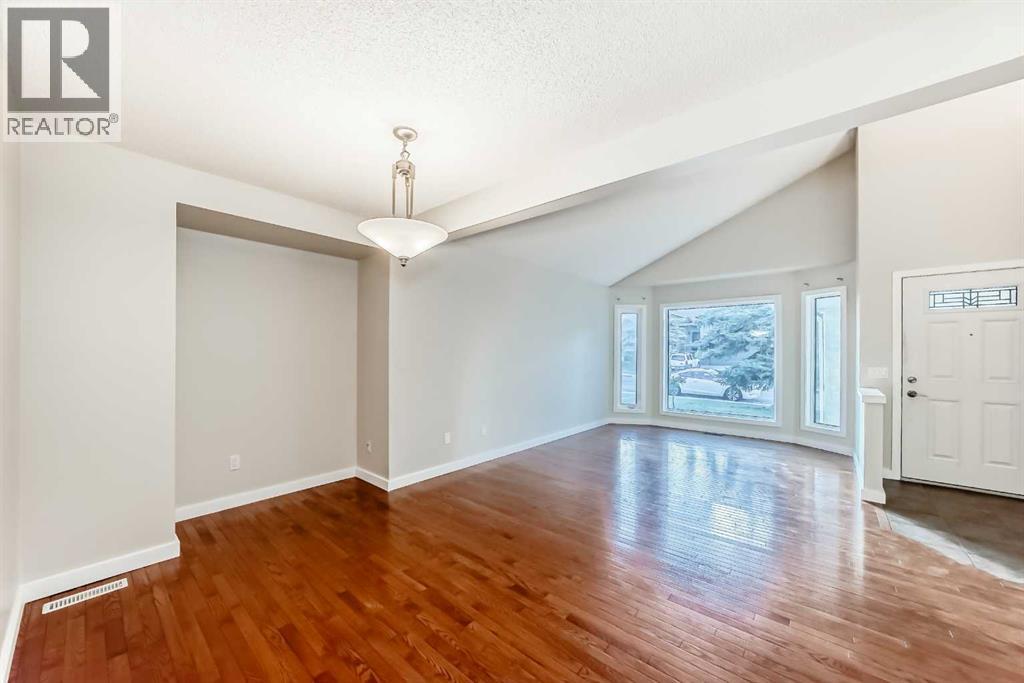 Single Family House for Sale in  Signal Hill Drive SW Signal Hill Calgary 