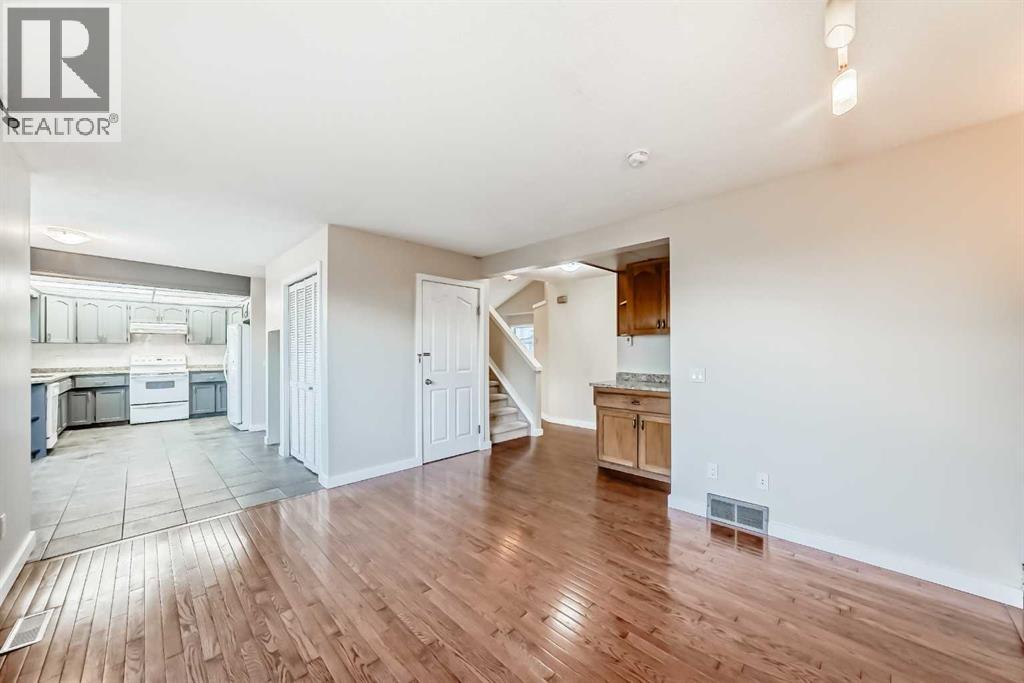 Single Family House for Sale in  Signal Hill Drive SW Signal Hill Calgary 