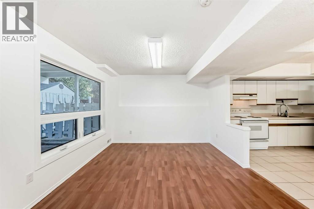 Single Family House for Sale in  Signal Hill Drive SW Signal Hill Calgary 