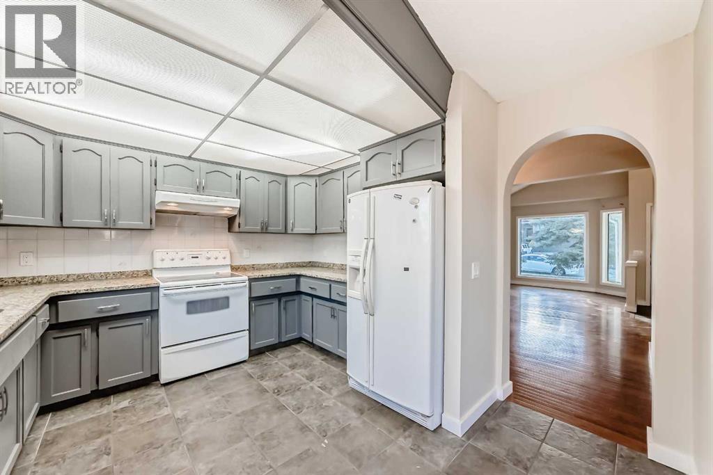 Single Family House for Sale in  Signal Hill Drive SW Signal Hill Calgary 