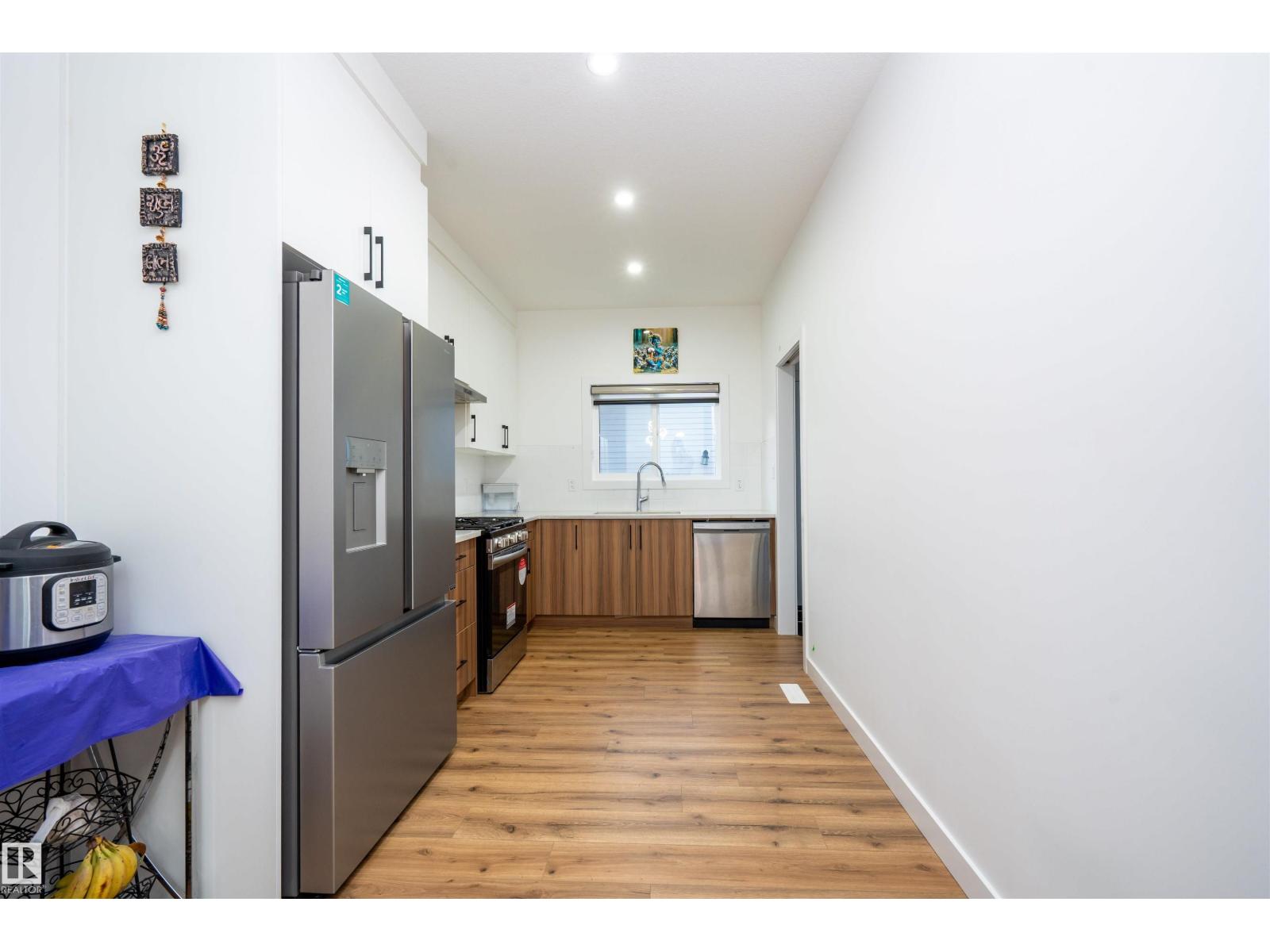 2126 209A ST NW, Edmonton