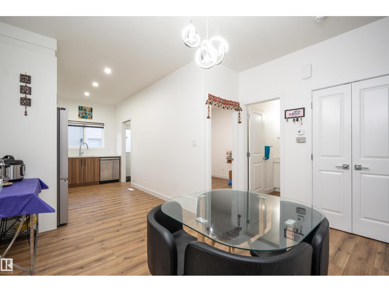 2126 209A ST NW, Edmonton