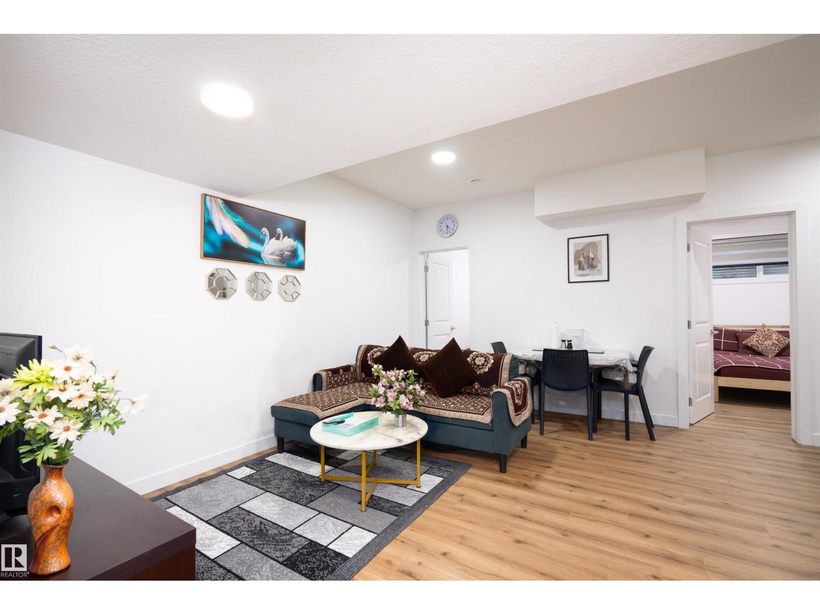 2126 209A ST NW, Edmonton