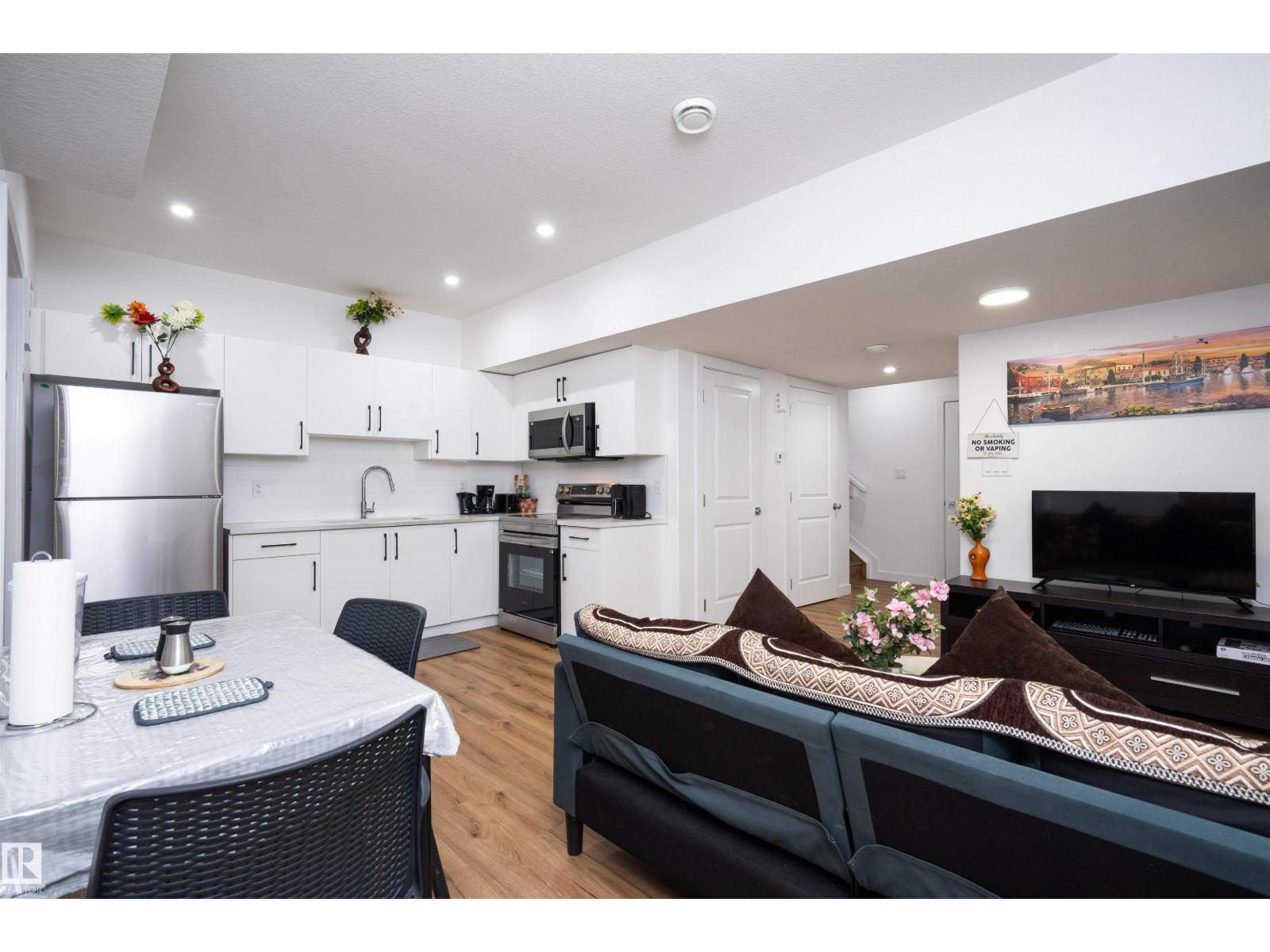 2126 209A ST NW, Edmonton