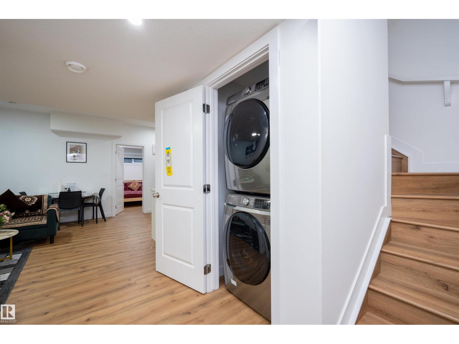 2126 209A ST NW, Edmonton