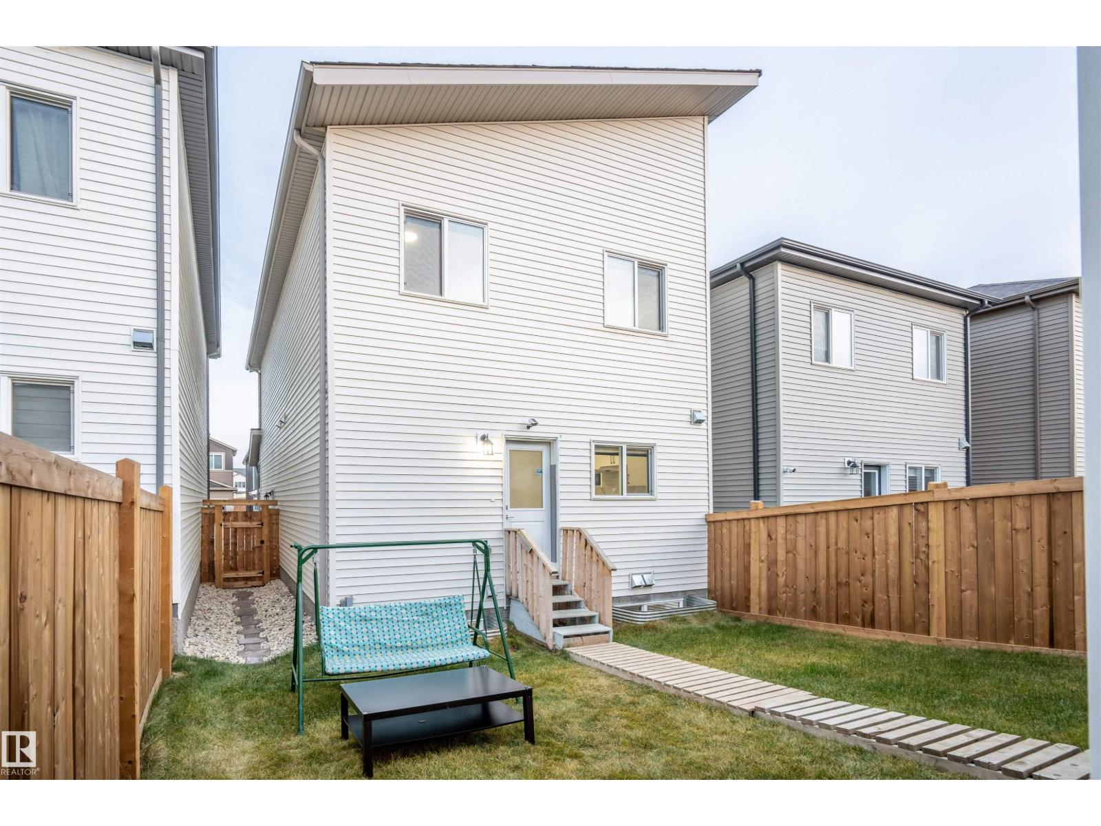 2126 209A ST NW, Edmonton