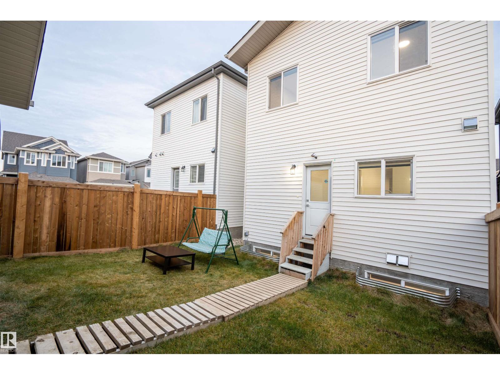2126 209A ST NW, Edmonton