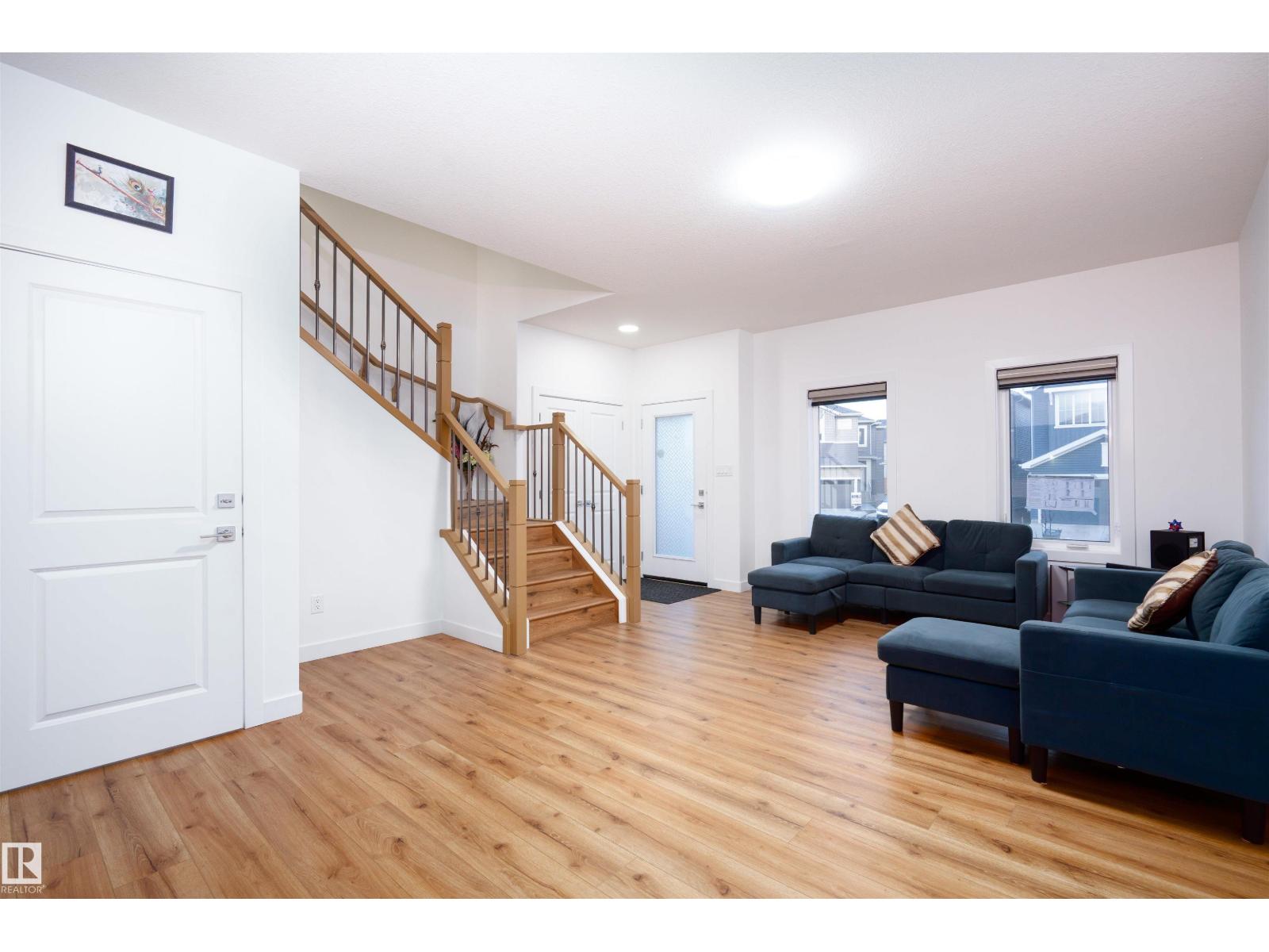 2126 209A ST NW, Edmonton