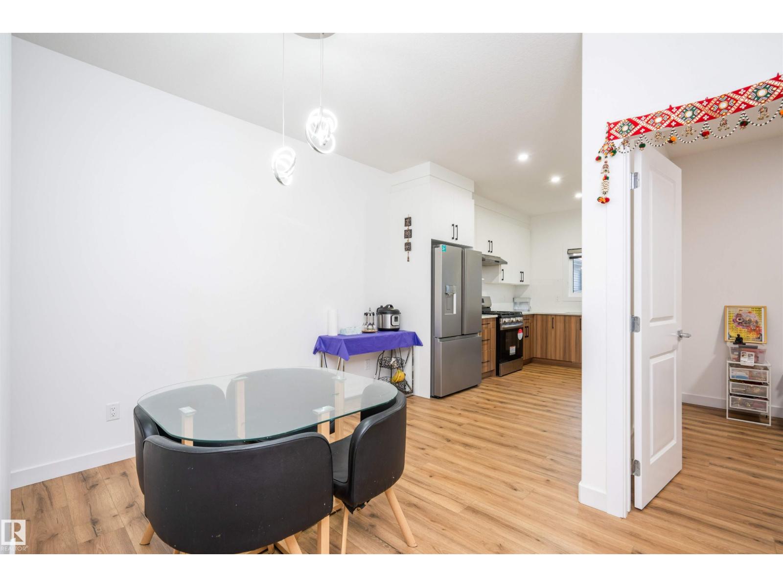 2126 209A ST NW, Edmonton