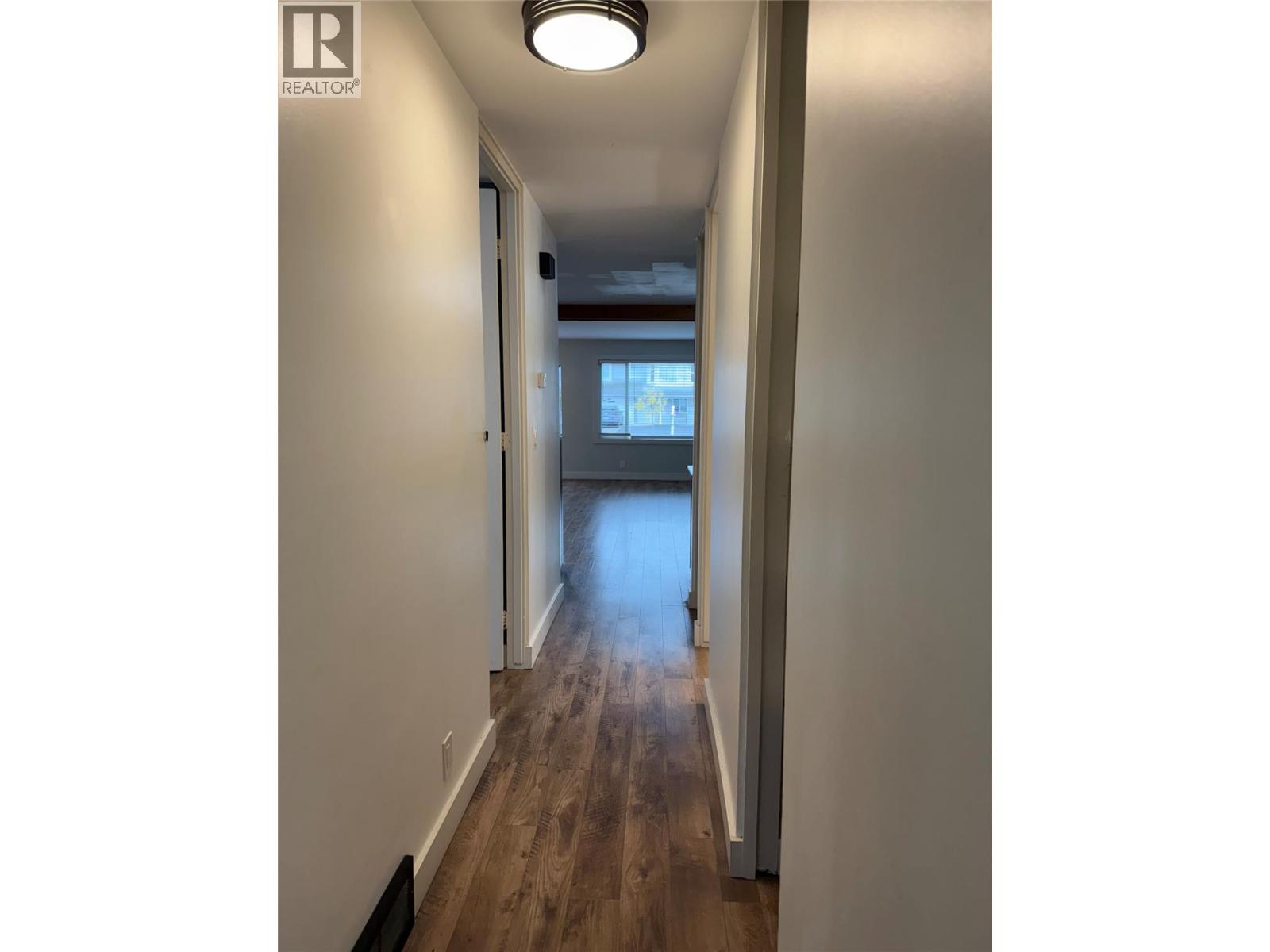  880 Hollydell Road, Kelowna