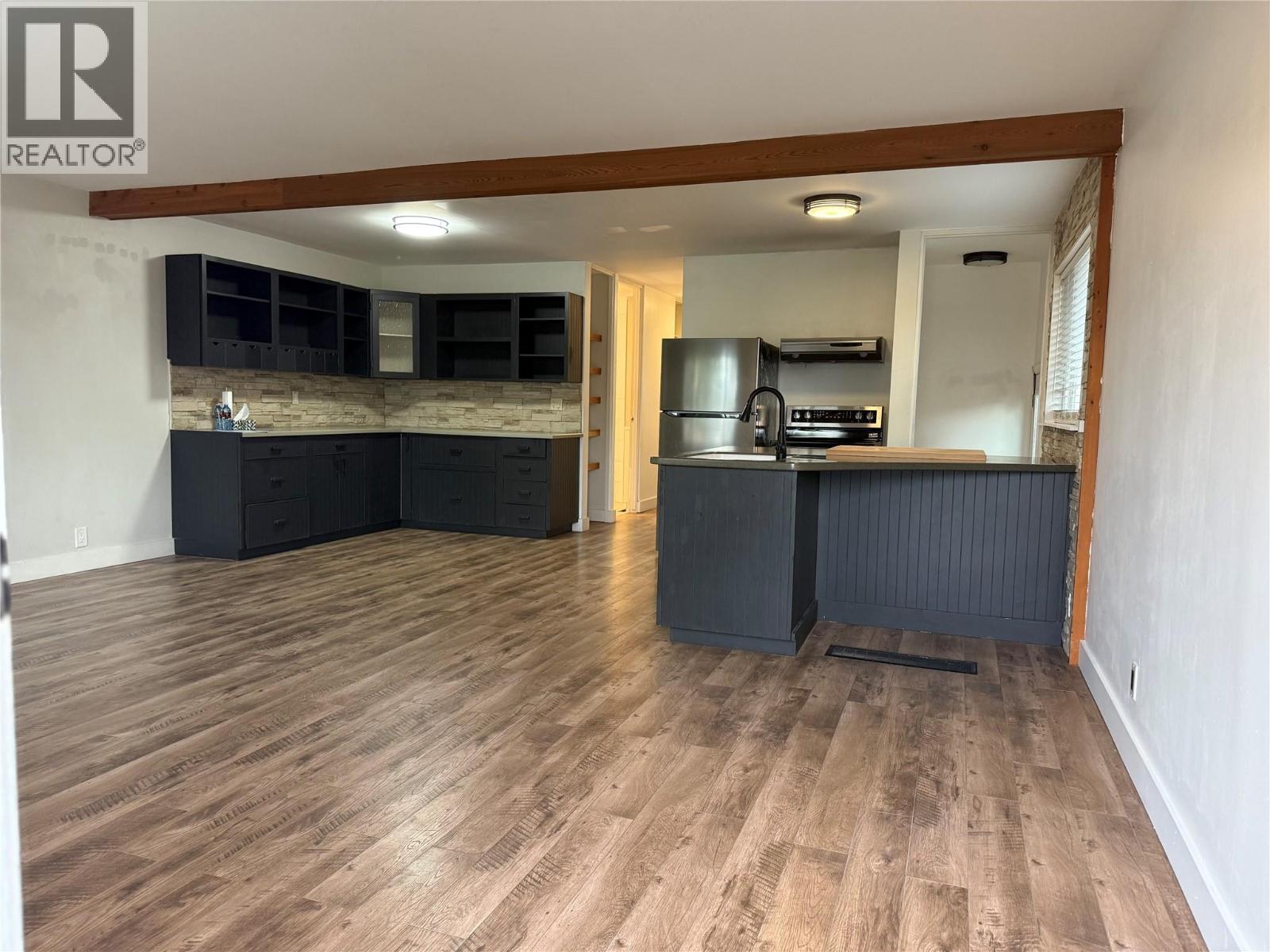  880 Hollydell Road, Kelowna