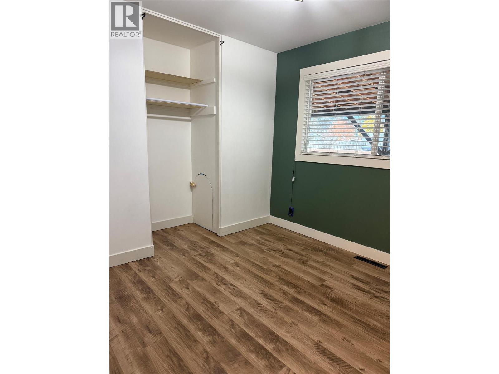  880 Hollydell Road, Kelowna