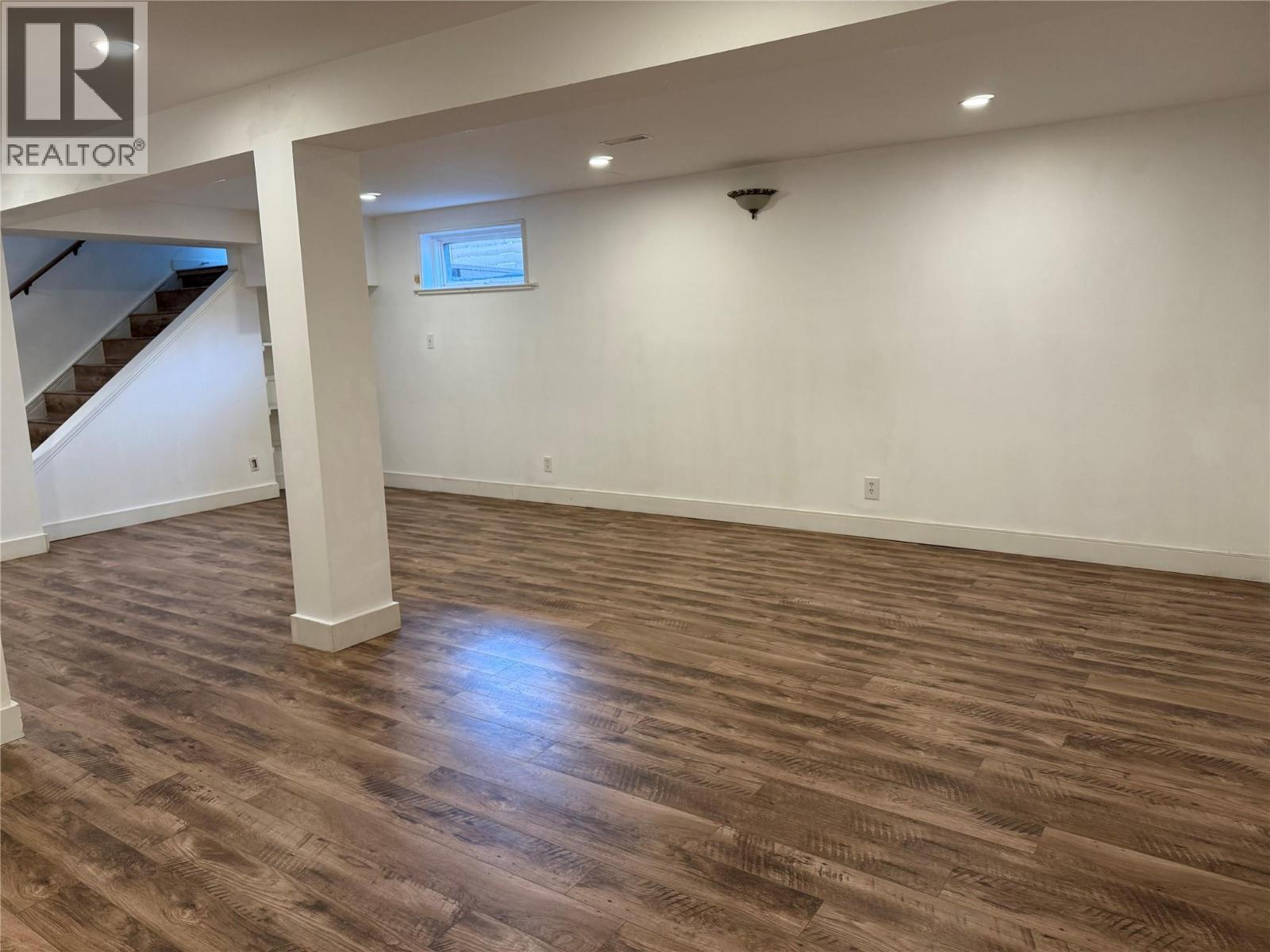  880 Hollydell Road, Kelowna