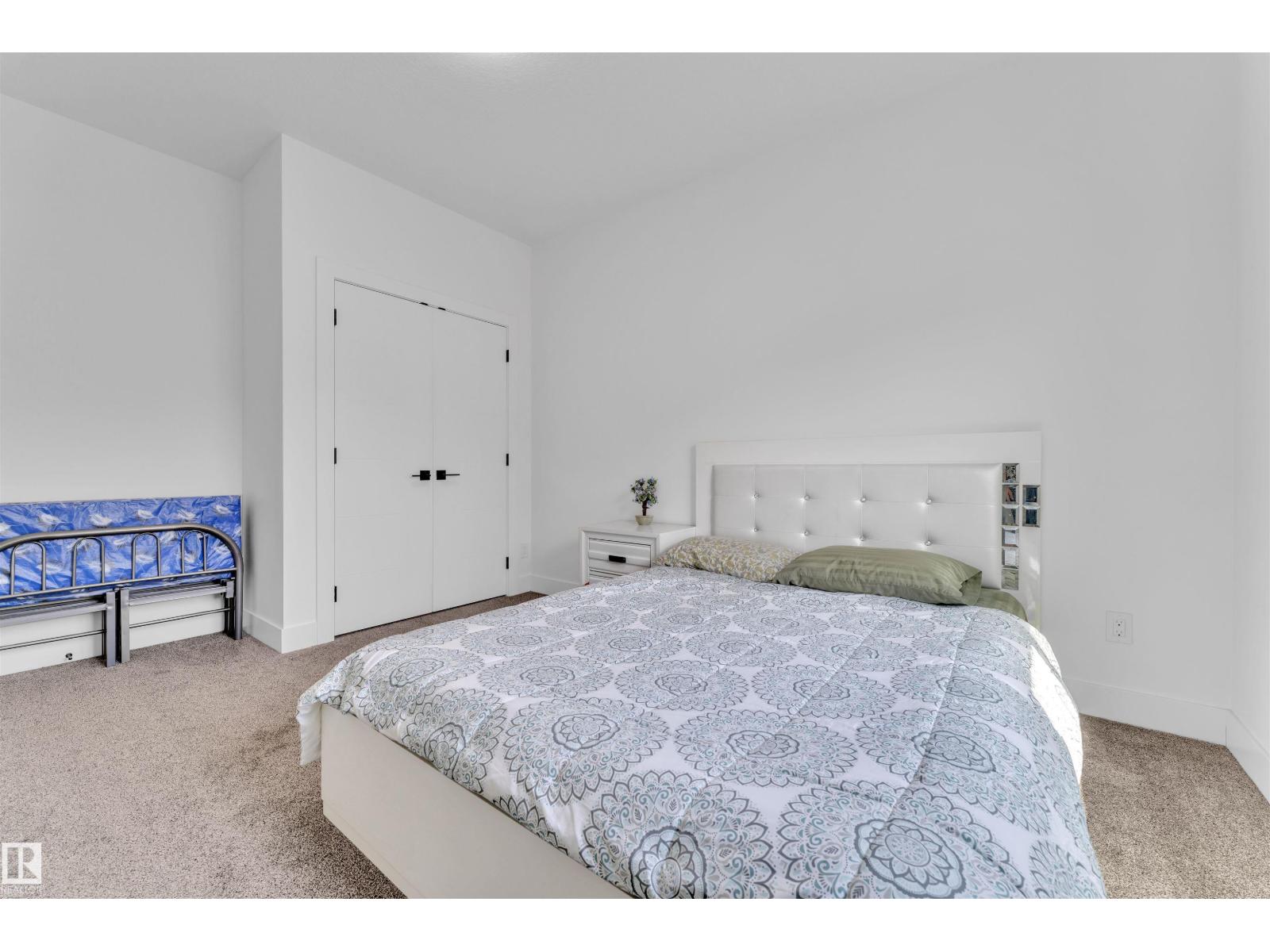 1809 18A AV NW, Edmonton