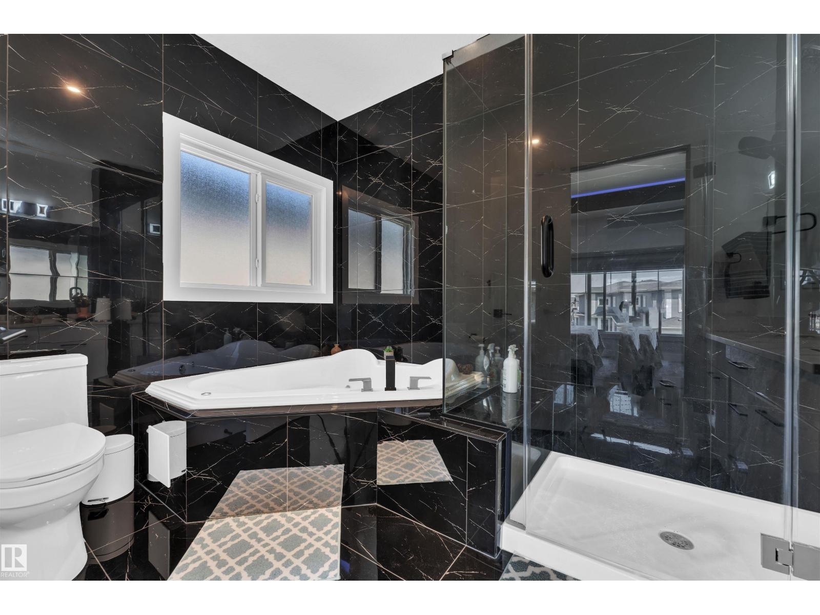 1809 18A AV NW, Edmonton