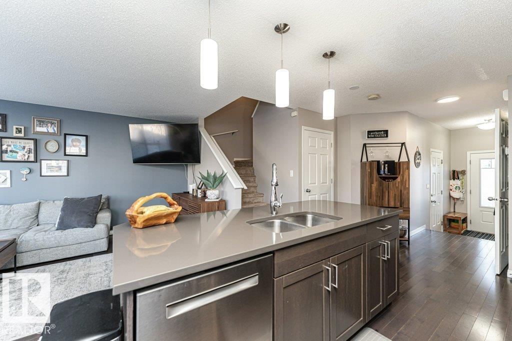 2311 73 ST SW, Edmonton