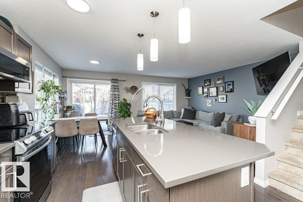 2311 73 ST SW, Edmonton