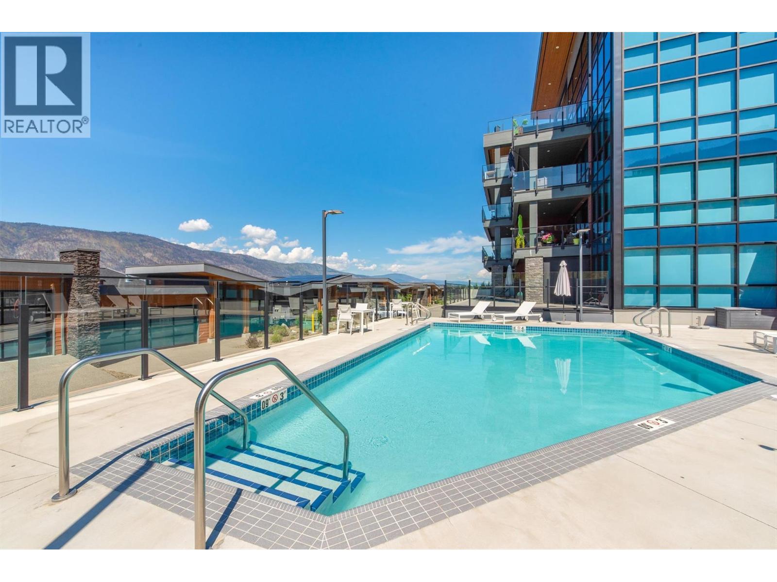 205 3475 Granite Close, Kelowna