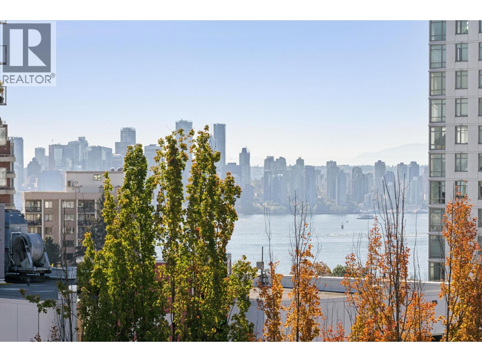 601 108 E 14TH STREET, North Vancouver