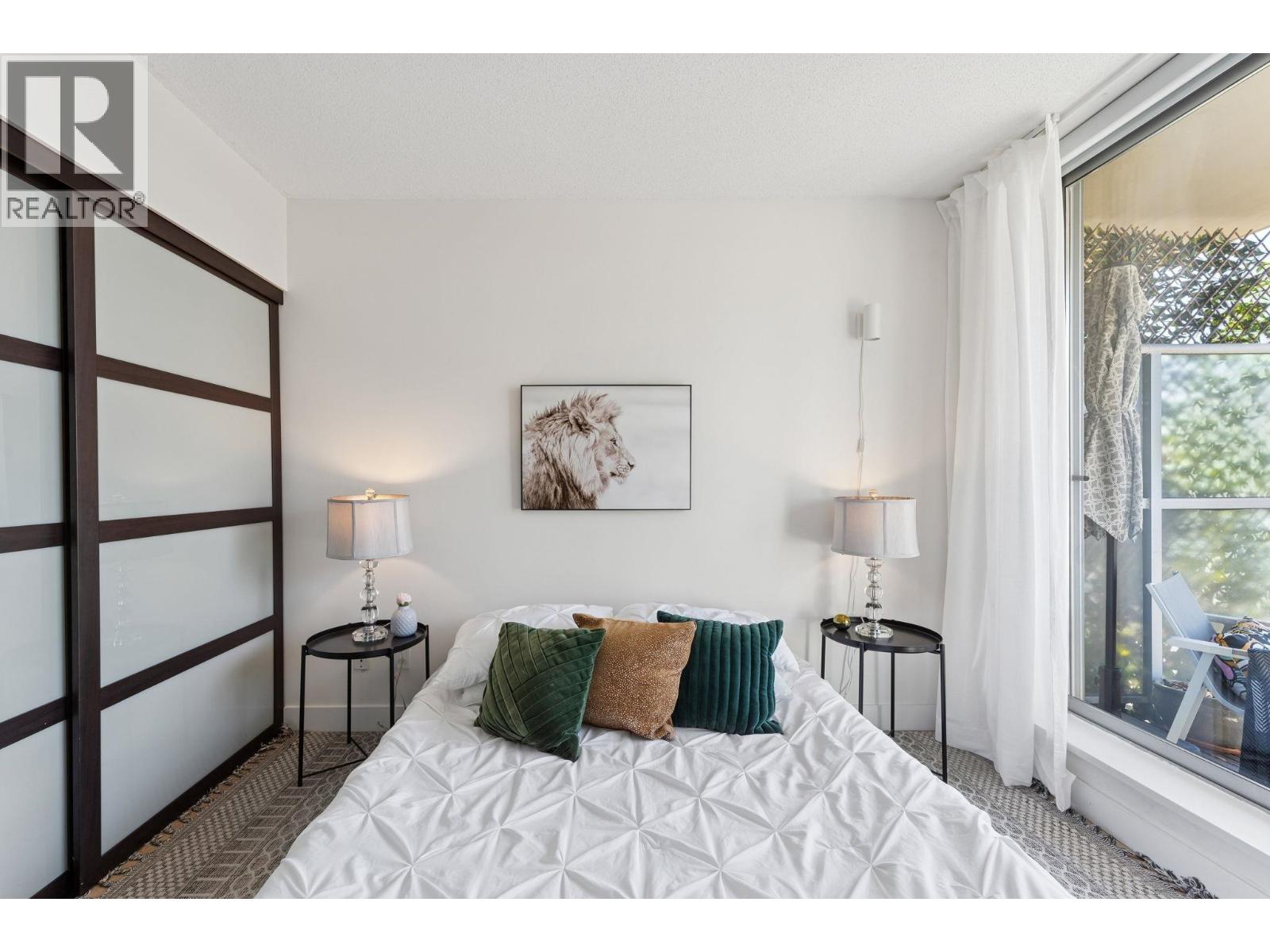 601 108 E 14TH STREET, North Vancouver