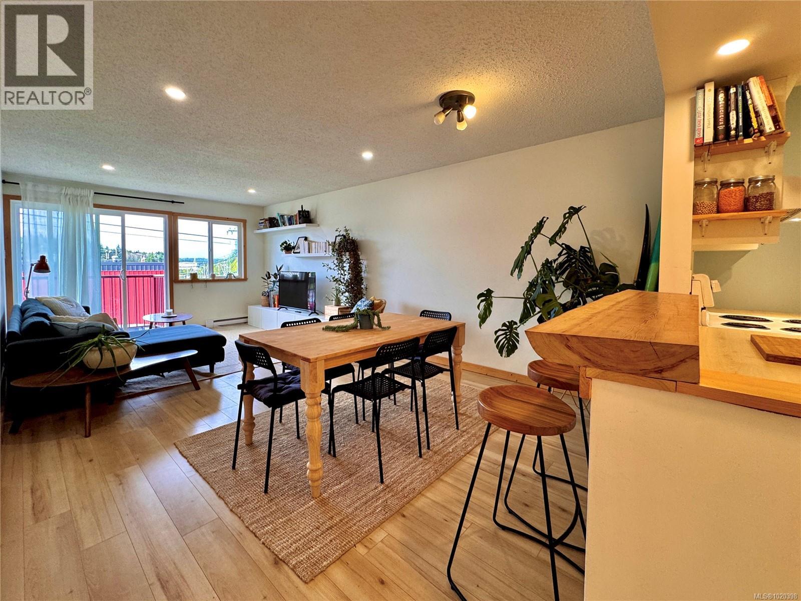 203 250 Hemlock St, Ucluelet