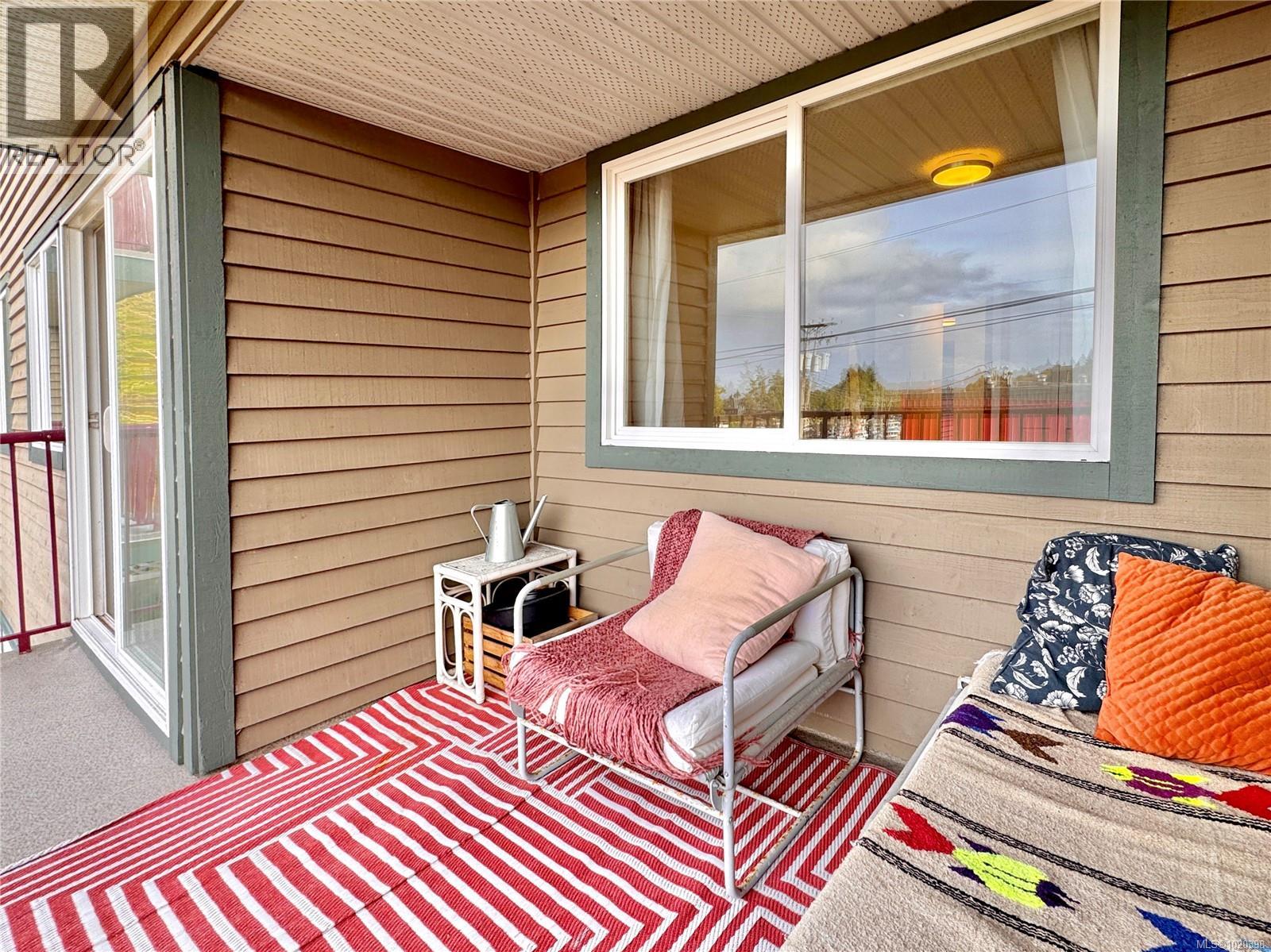 203 250 Hemlock St, Ucluelet