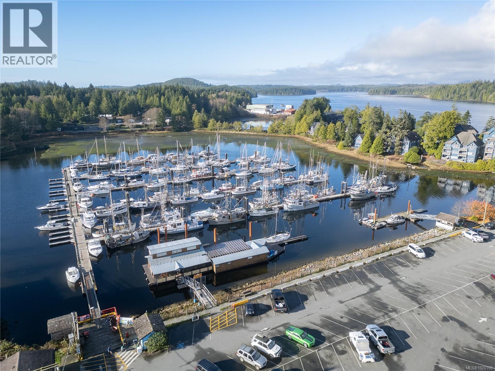 203 250 Hemlock St, Ucluelet