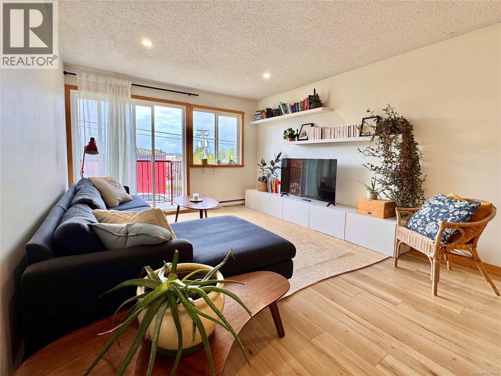 203 250 Hemlock St, Ucluelet