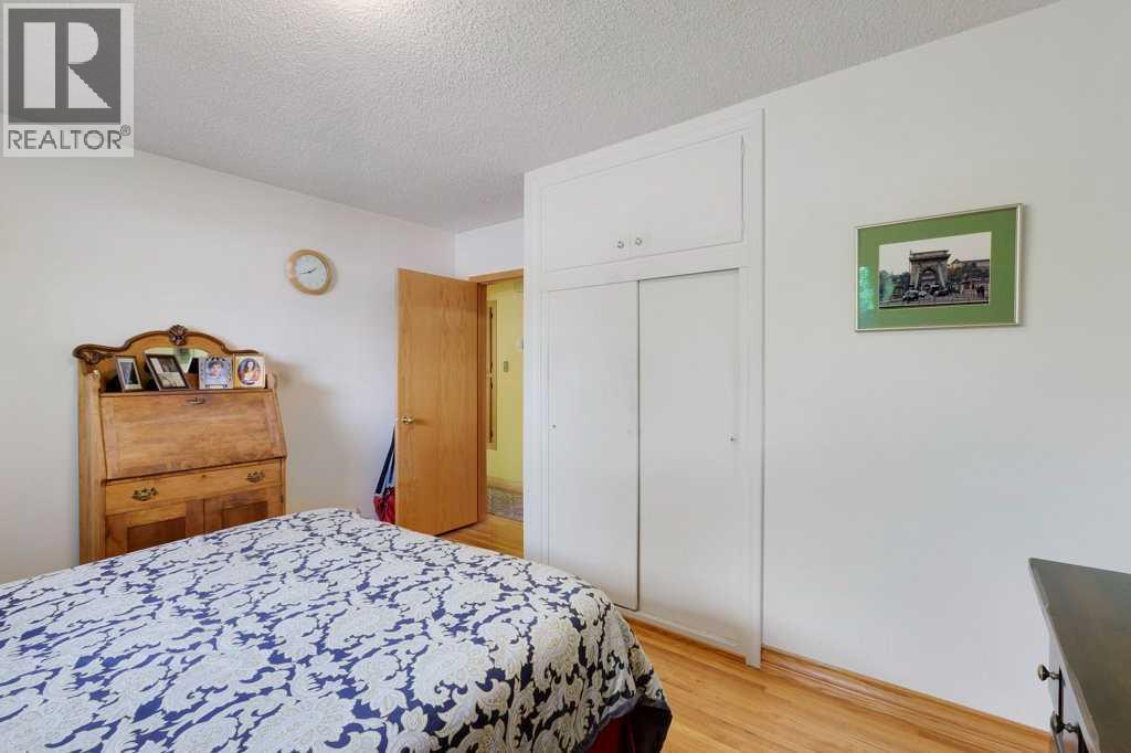 Single Family House Bungalow for Sale in  Glencastle Street SW Glendale Calgary 