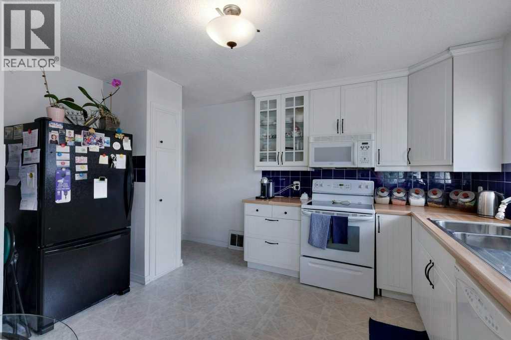 Single Family House Bungalow for Sale in  Glencastle Street SW Glendale Calgary 