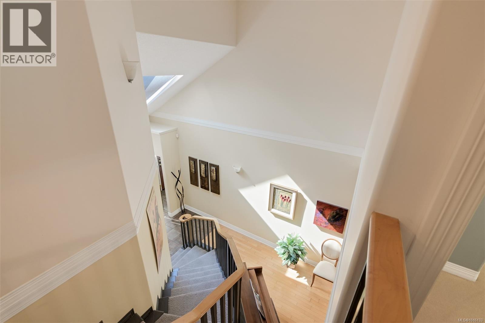 4 4522 Gordon Point Dr, Saanich