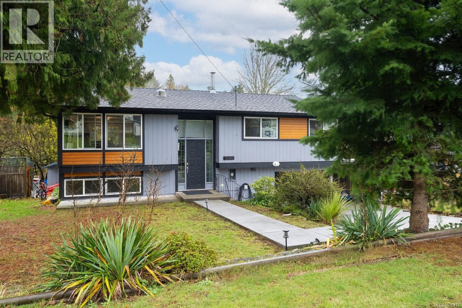 3086 Shamrock Pl, Nanaimo