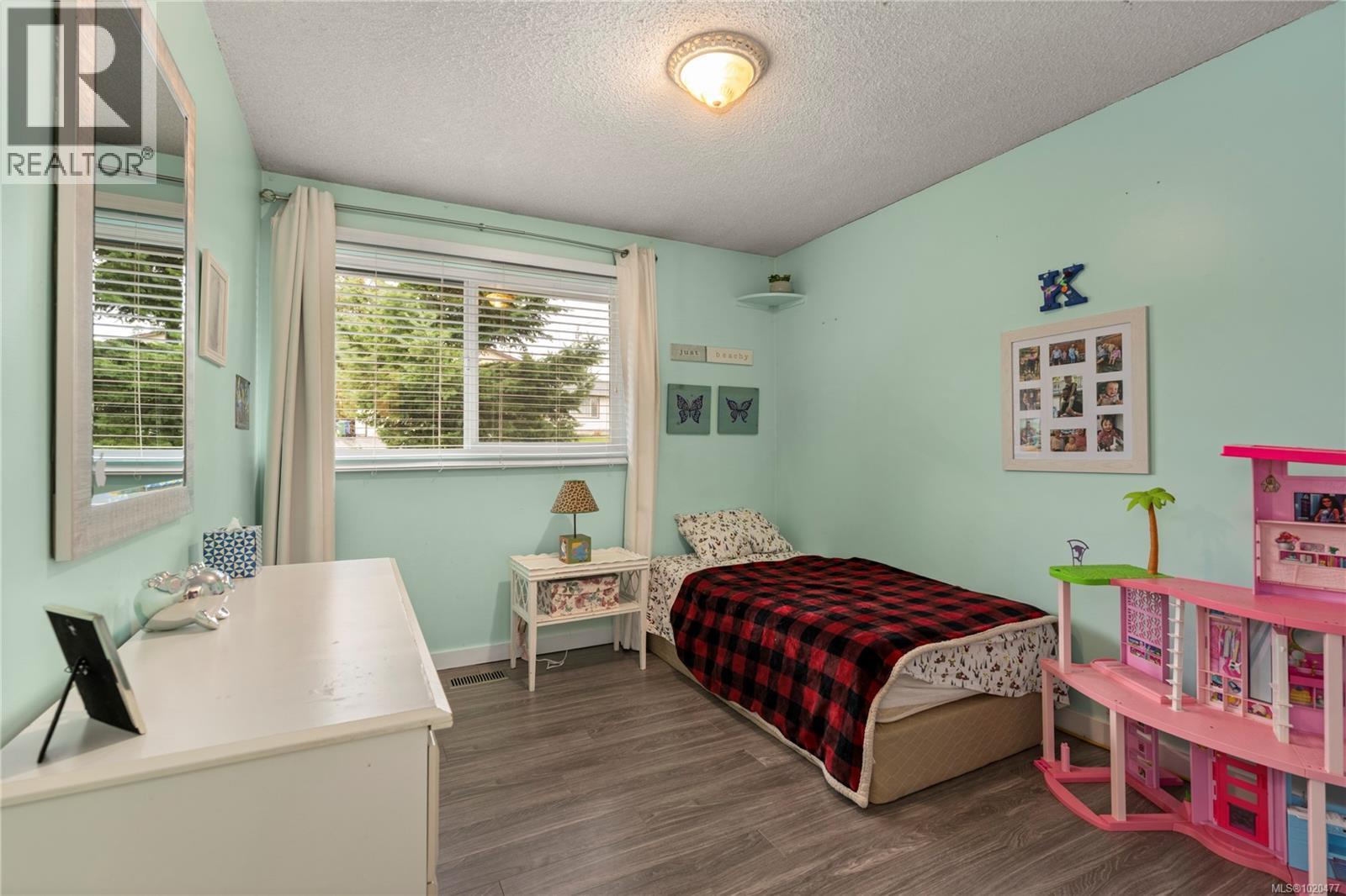 3086 Shamrock Pl, Nanaimo