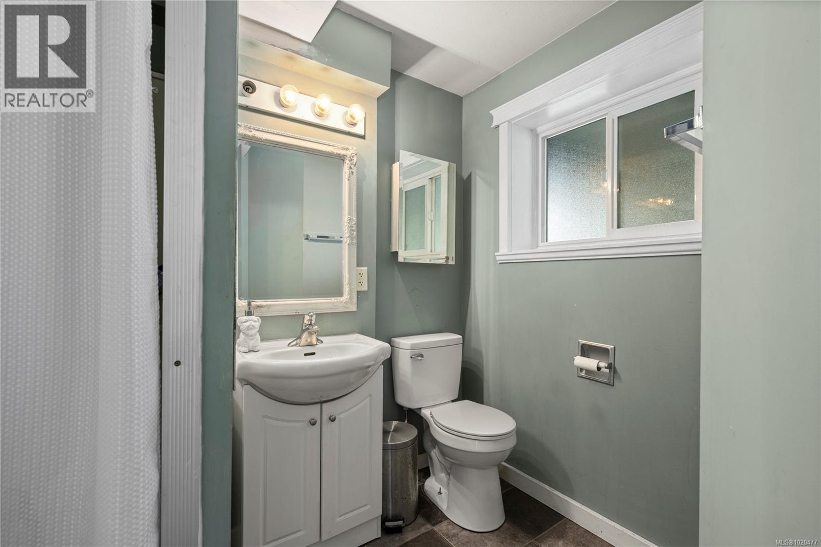 3086 Shamrock Pl, Nanaimo