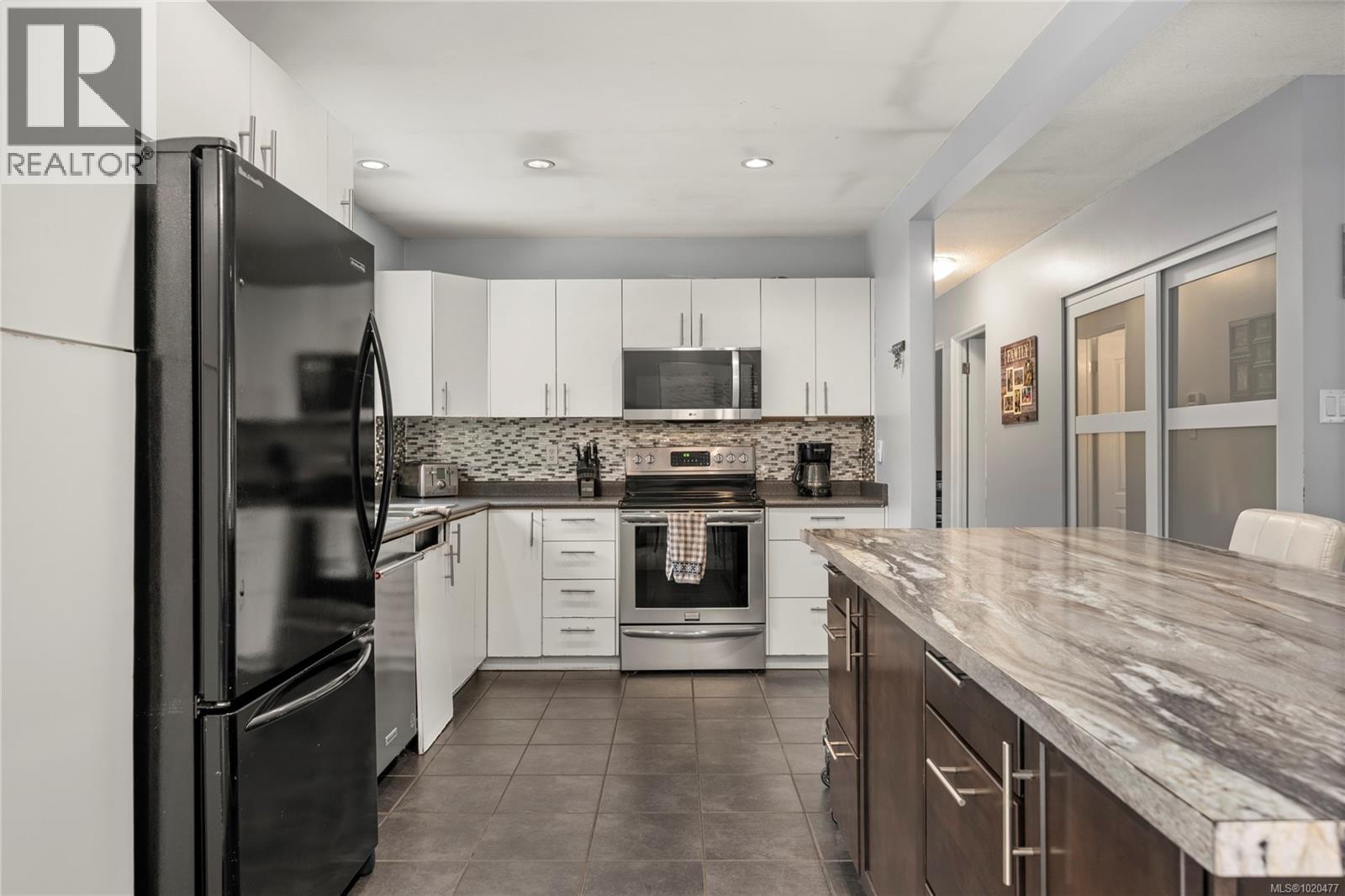 3086 Shamrock Pl, Nanaimo